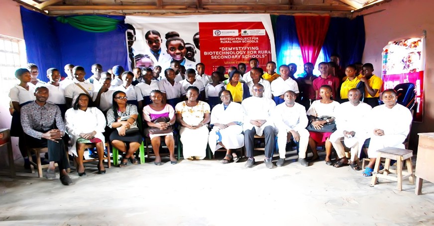 Group photo of attendees at the Biotech Rural Project