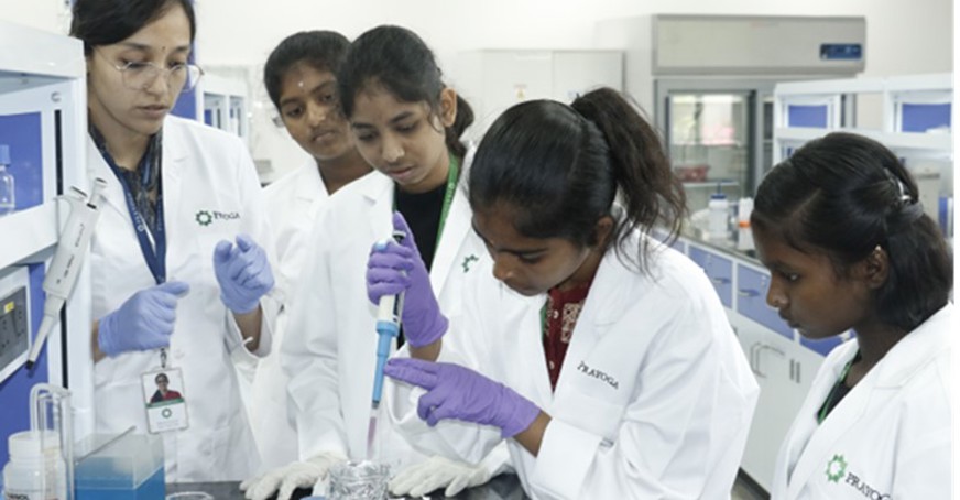 Students from Prayoga in the lab